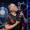 Jimmy van Schie wint WDF-wereldtitel op Lakeside
