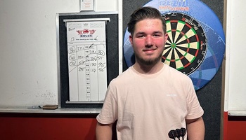 Bradley v/d Velden wint de Dinsdagavond Darts van 26 maart